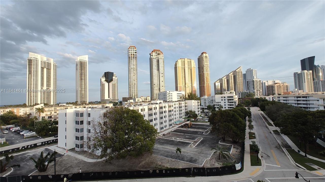 17900 N Bay Rd PH3, Sunny Isles Beach, Florida 33160, Stati Uniti