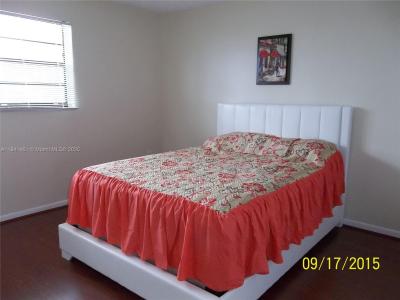 17900 N Bay Rd PH3, Sunny Isles Beach, Florida 33160, USA
