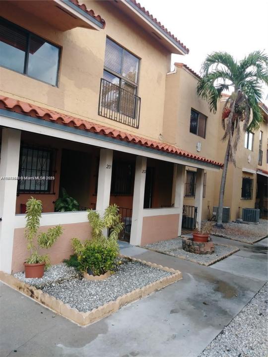 2740 W 62nd Pl 202, Hialeah, 佛罗里达州 33016, 美国
