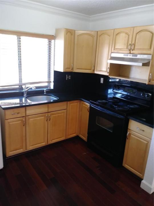 2740 W 62nd Pl 202, Hialeah, 佛罗里达州 33016, 美国