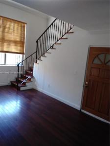 2740 W 62nd Pl 202, Hialeah, Florida 33016, USA