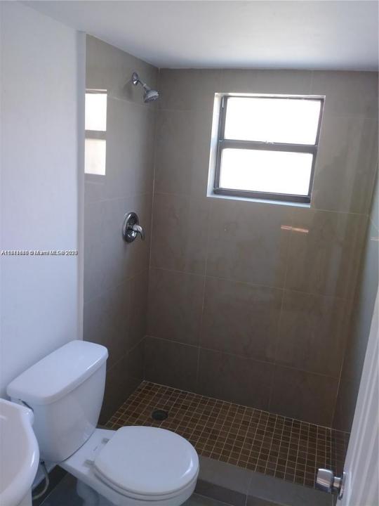2740 W 62nd Pl 202, Hialeah, 佛罗里达州 33016, 美国