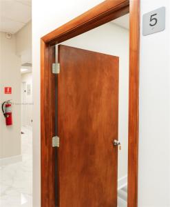 1911 Harrison St 5, Hollywood, Florida 33020, USA