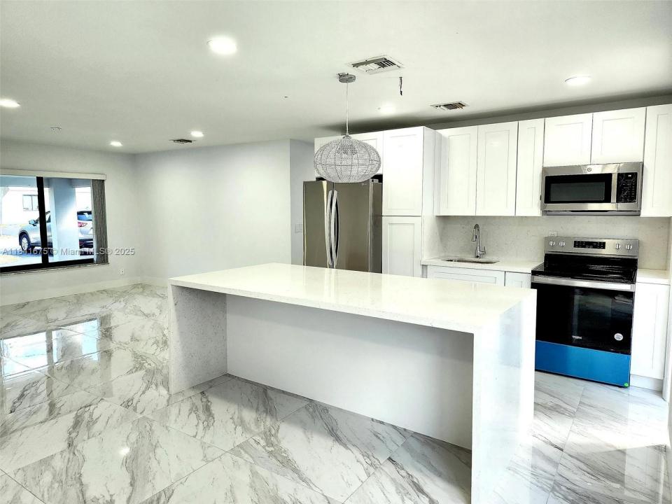 1028 NE 39th St 0, Oakland Park, Florida 33334