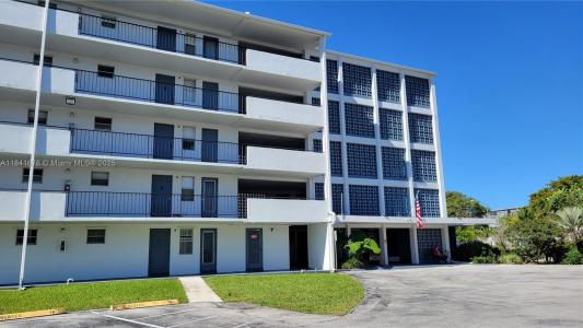 950 Hillcrest Dr 106, Hollywood, Florida 33021, USA