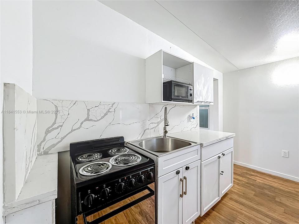1110 N 58th Ave 1, Hollywood, פלורידה 33021, ארצות הברית של אמריקה 