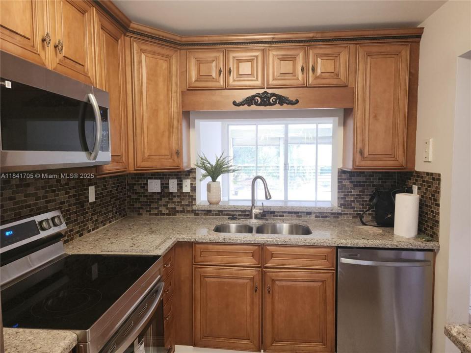 1900 Sabal Palm Dr 305, Davie, Florida 33324, USA
