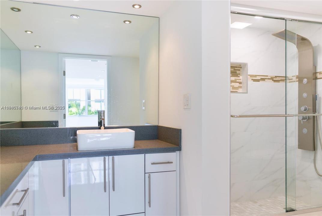 6039 Collins Ave 531, Miami Beach, فلوريدا 33140, الولايات المتحدة