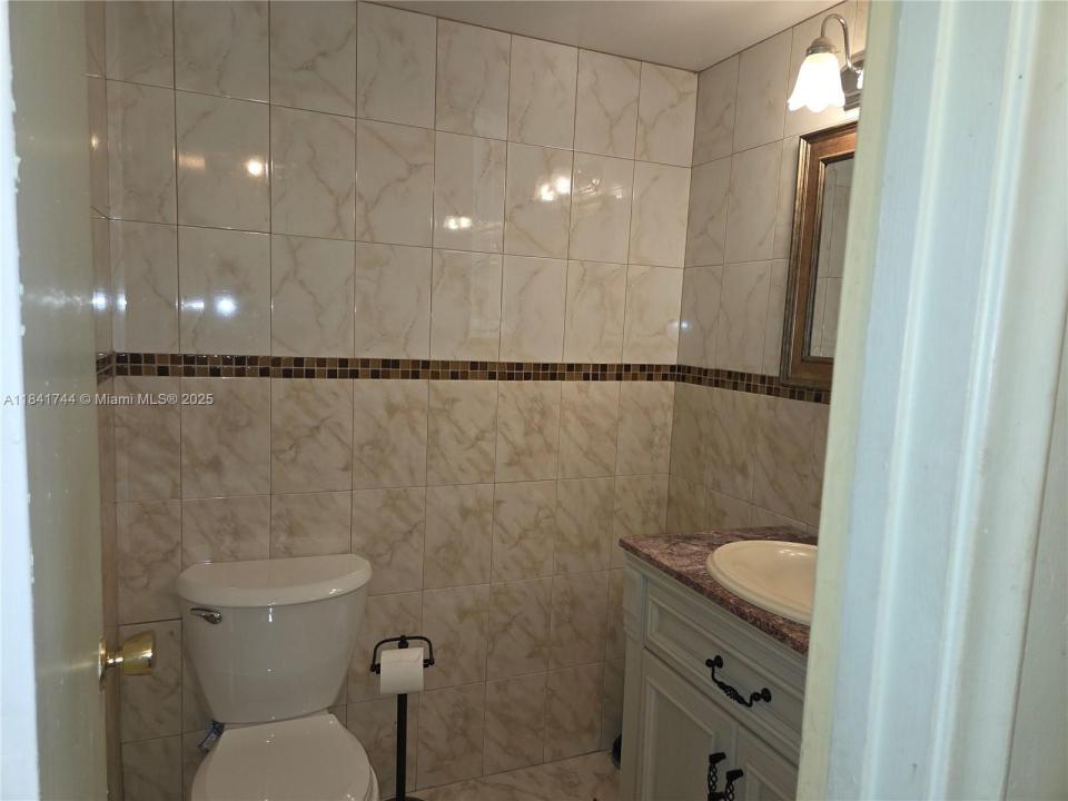 4821 NW 22nd Ct 110, Lauderhill, Florida 33313, Estados Unidos