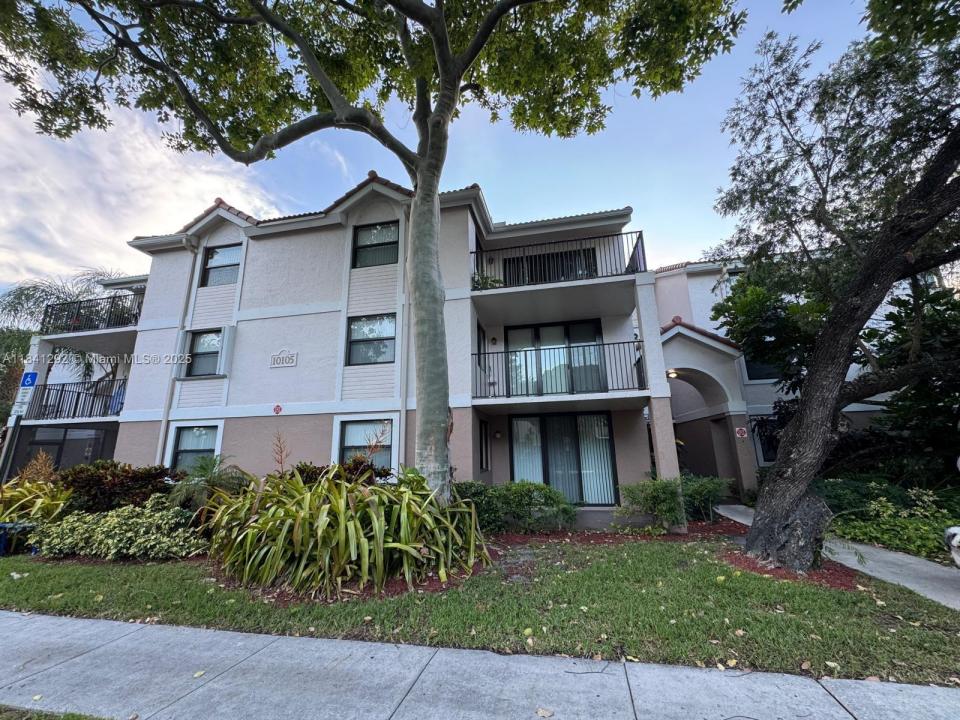 10105 W Sunrise Blvd 305, Plantation, Florida 33322