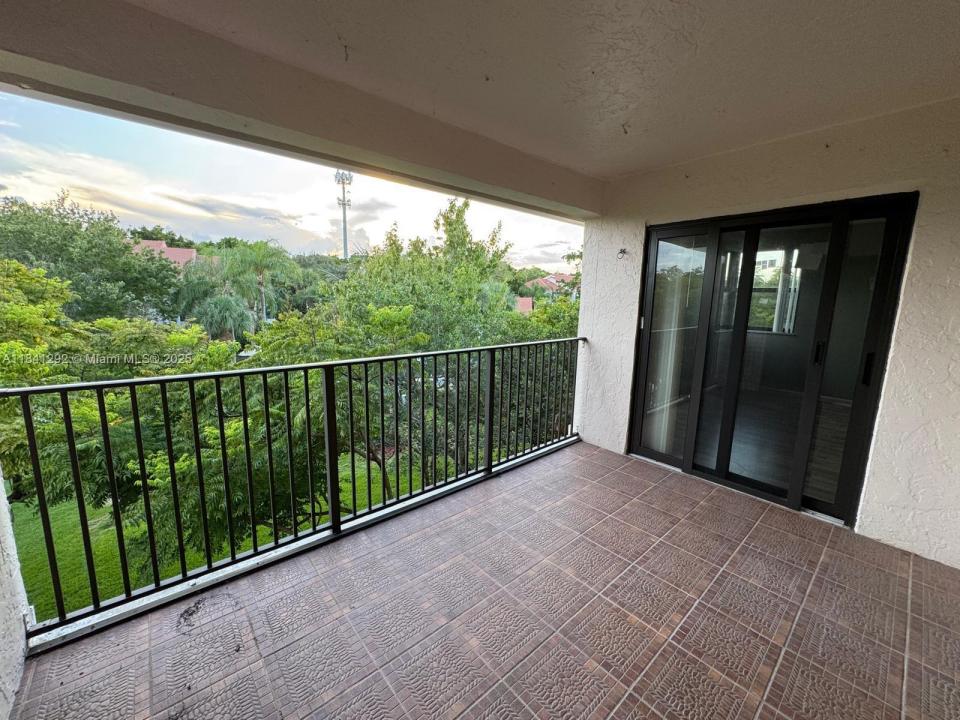 10105 W Sunrise Blvd 305, Plantation, Florida 33322