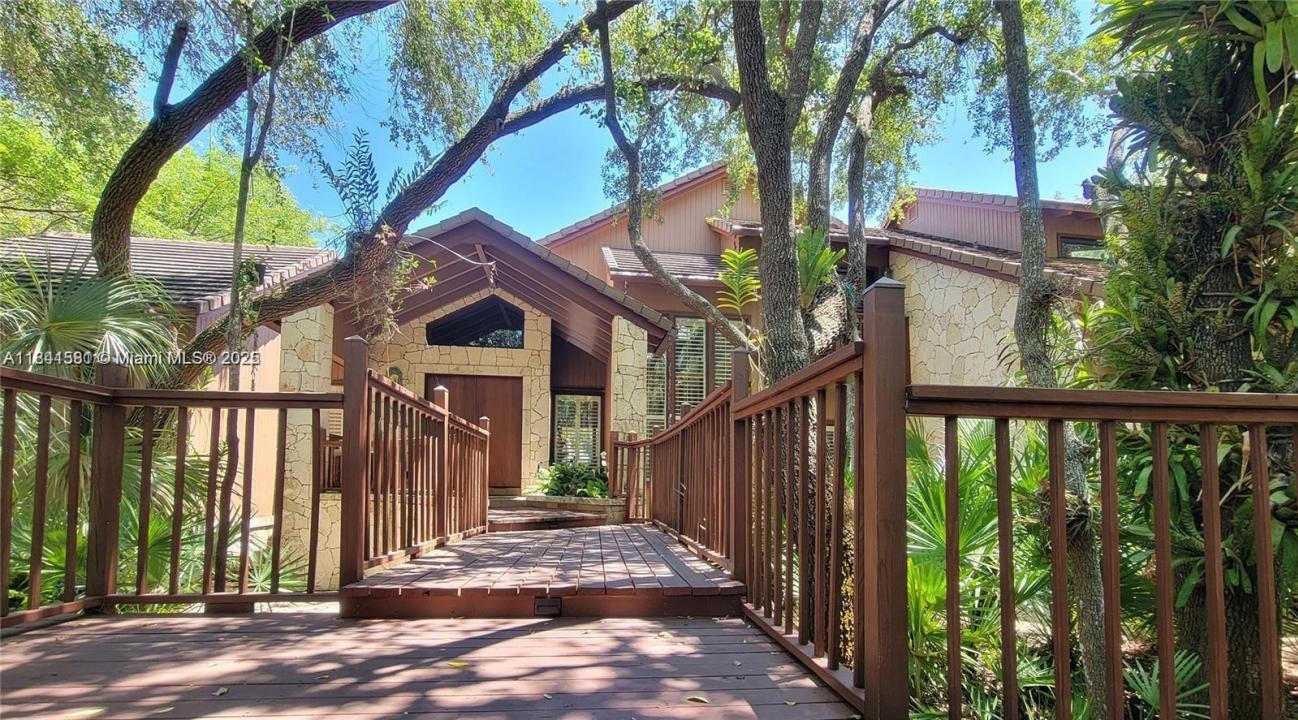 8120 SW 182nd St, Palmetto Bay, Florida 33157, USA