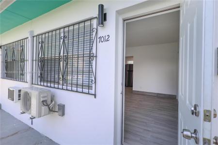 7012 NW 5th Pl 7012, Miami, Florida 33150, USA