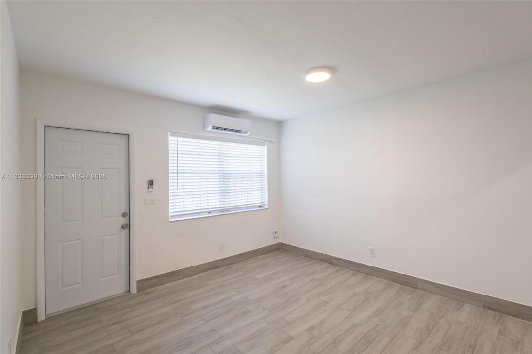 7012 NW 5th Pl 7012, Miami, 佛罗里达州 33150, 美国