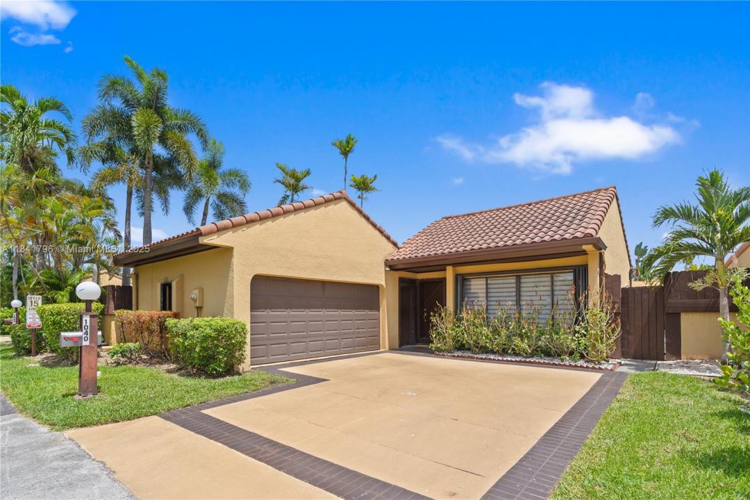 1040 NE 204th Ter, Miami, Флорида 33179, Соединенные Штаты