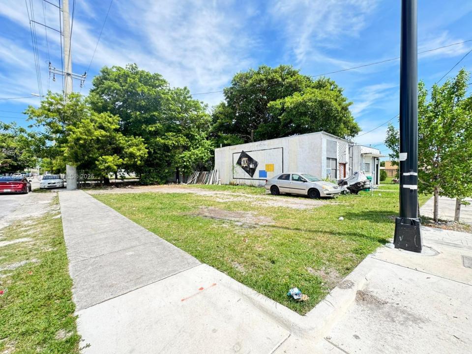 6617 NW 18th Ave, Miami, 佛罗里达州 33147, 美国