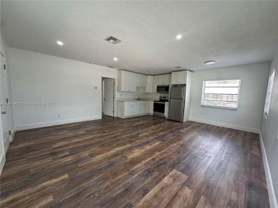 3315 SW 15th Ave 6, Fort Lauderdale, Florida 33315, USA