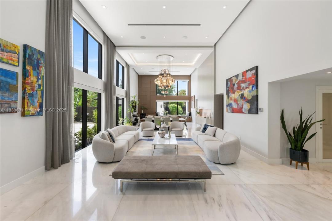 9465 NW 52nd Doral Ln, Doral, Florida 33178