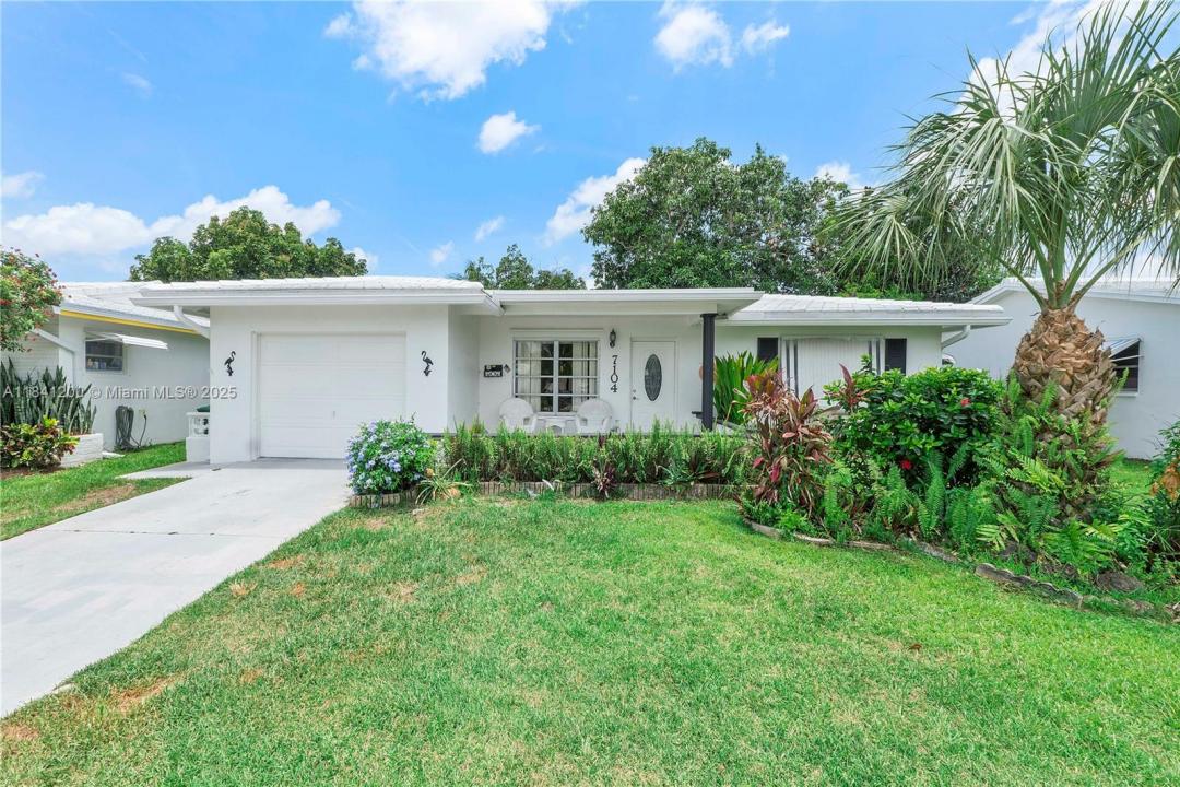 7104 NW 71st Ave, Tamarac, Florida 33321, Stati Uniti