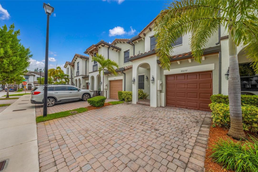 8877 NW 103rd Ave, Doral, Florida 33178, USA