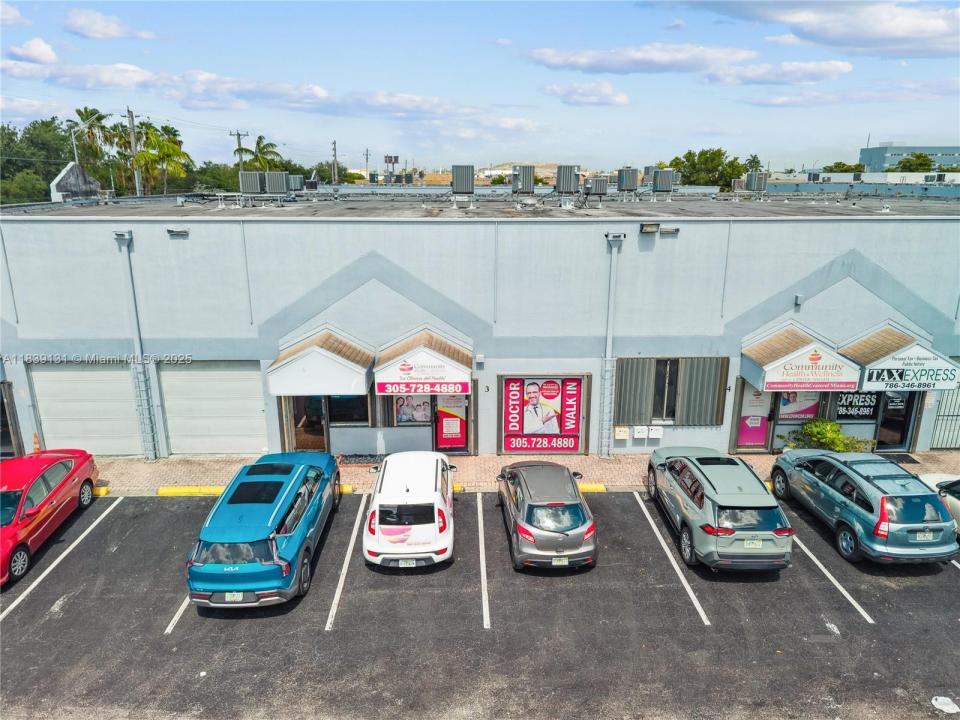 1671 W 37th St 3, Hialeah, Florida 33012, Amerika Birleşik Devletleri