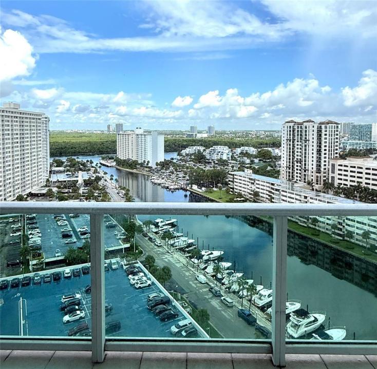 100 Bayview Dr 1904, Sunny Isles Beach, 佛罗里达州 33160, 美国
