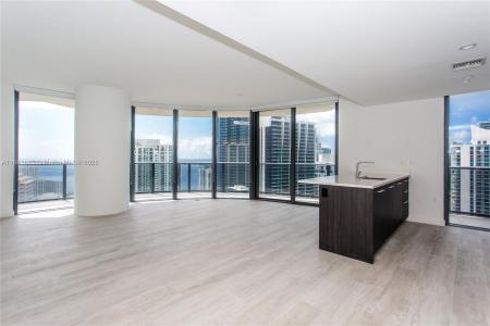 45 SW 9th St 3803, Miami, Florida 33130, USA