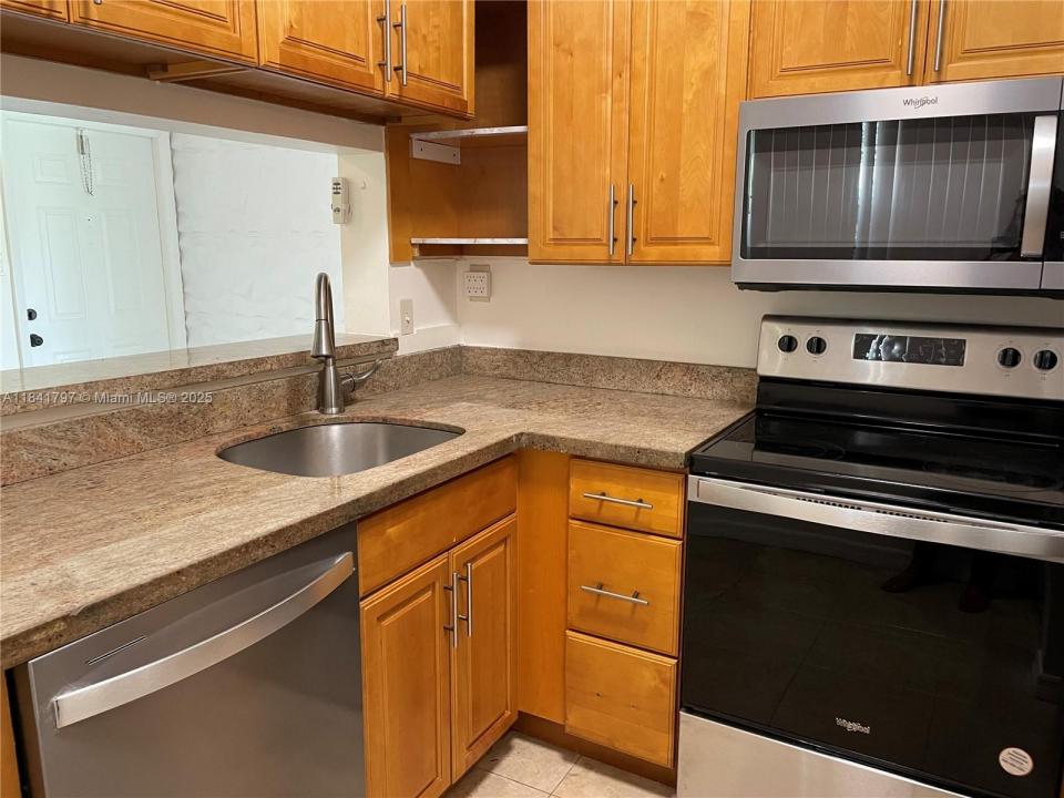 661 Cypress Lake Blvd J20, Deerfield Beach, Флорида 33064, Соединенные Штаты