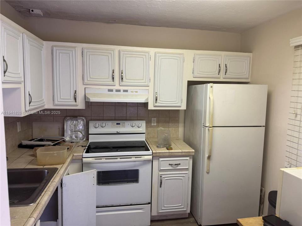 2841 Somerset Dr 312, Lauderdale Lakes, フロリダ 33311, アメリカ合衆国