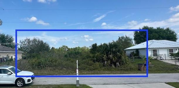 2512 56TH ST W, Lehigh Acres, Florida 33971, USA