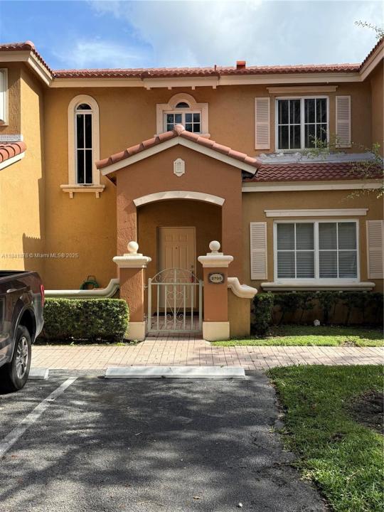 8424 NW 139th Ter 2705, Miami Lakes, Florida 33016