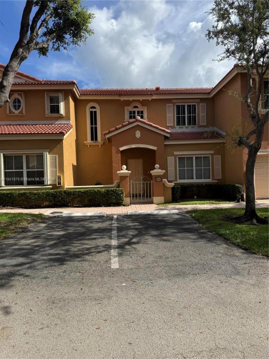 8424 NW 139th Ter 2705, Miami Lakes, Florida 33016