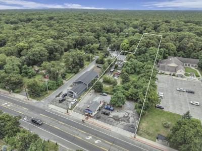 669 Flanders Road, Southampton, New York 11901