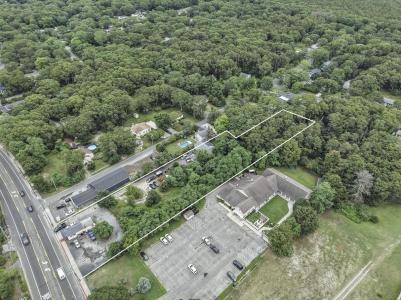 669 Flanders Road, Southampton, New York 11901