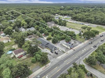 669 Flanders Road, Southampton, New York 11901