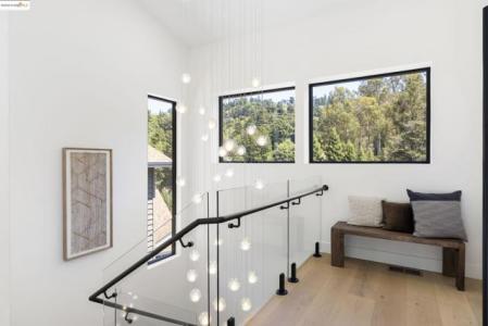 Woodrow Dr, Oakland, California 94611