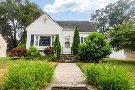50 Hopedale Drive, West Warwick, Rhode Island 02893