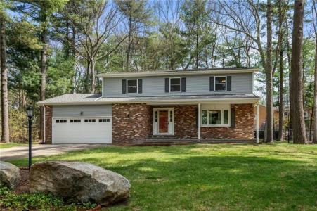 111 Wood Cove Drive, Coventry, RI 02816, USA