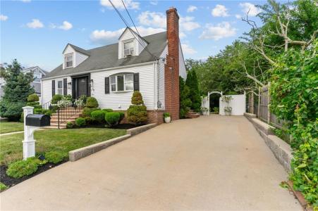 70 Palm Boulevard, Warwick, Rhode Island 02888