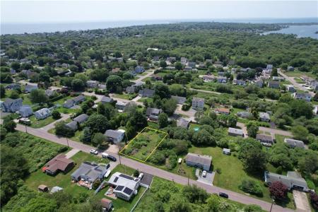 Daytona Avenue, Narragansett, Rhode Island 02882