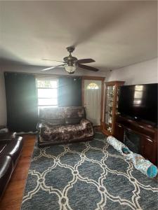 455 Child Street 1, Warren, RI 02885, USA