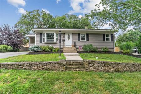 30 NEWWOOD Drive, Cranston, Rhode Island 02920, États-Unis