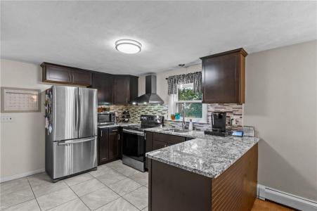 30 NEWWOOD Drive, Cranston, Rhode Island 02920, États-Unis