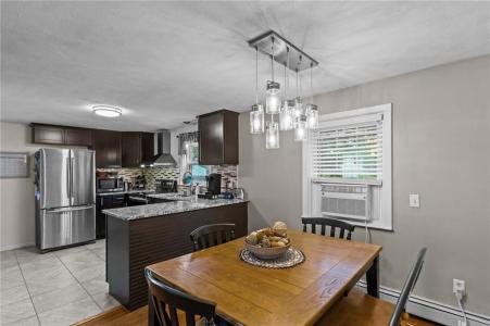 30 NEWWOOD Drive, Cranston, Rhode Island 02920, États-Unis