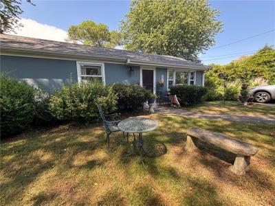 6 Hickory Avenue, Middletown, Rhode Island 02840
