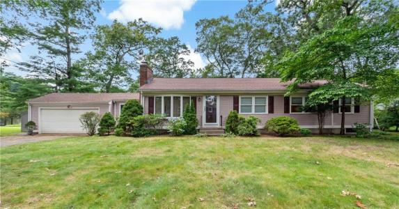 2 Azalea Court, Barrington, RI 02806, USA