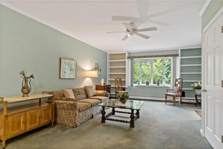 2 Azalea Court, Barrington, Rhode Island 02806, USA