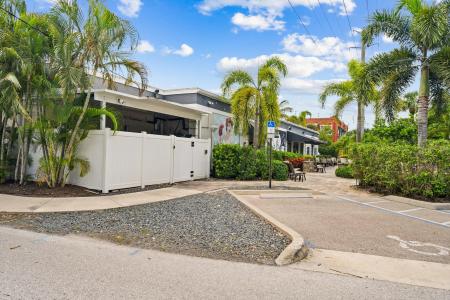 514 NW Dixie Highway, Stuart, Florida 34994