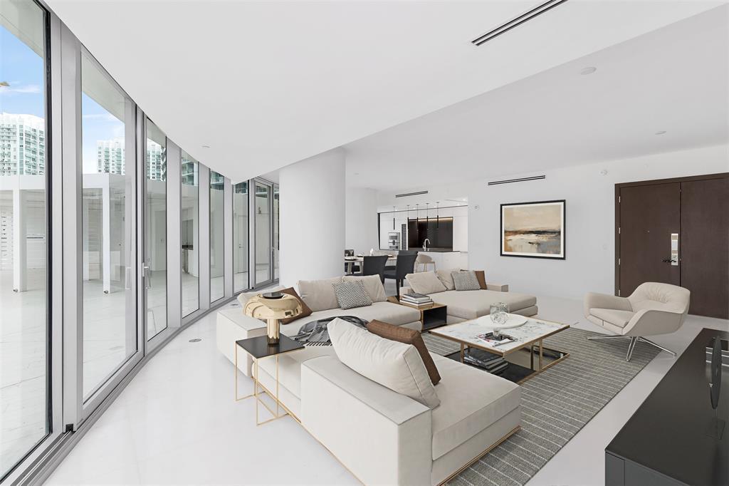 300 Biscayne Blvd Way 1507, Miami, Florida 33131, Estados Unidos