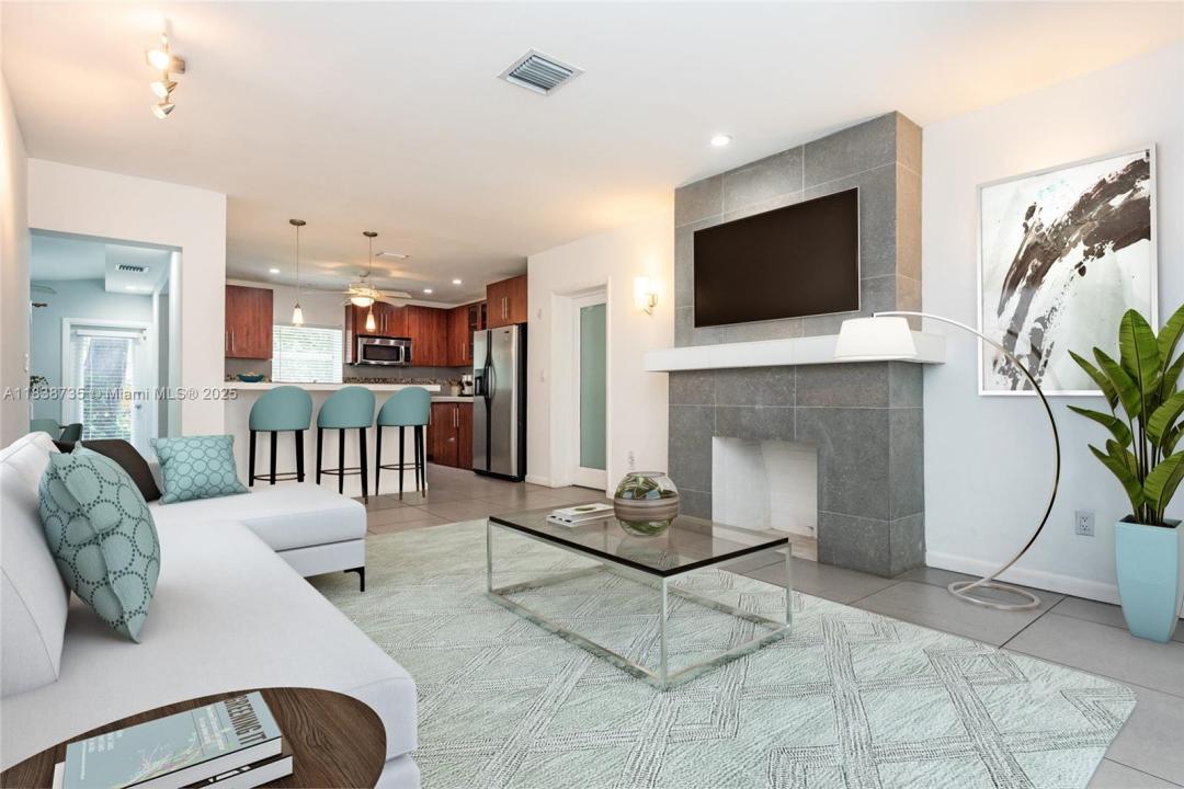 330 NE 86 St, El Portal, Florida 33138